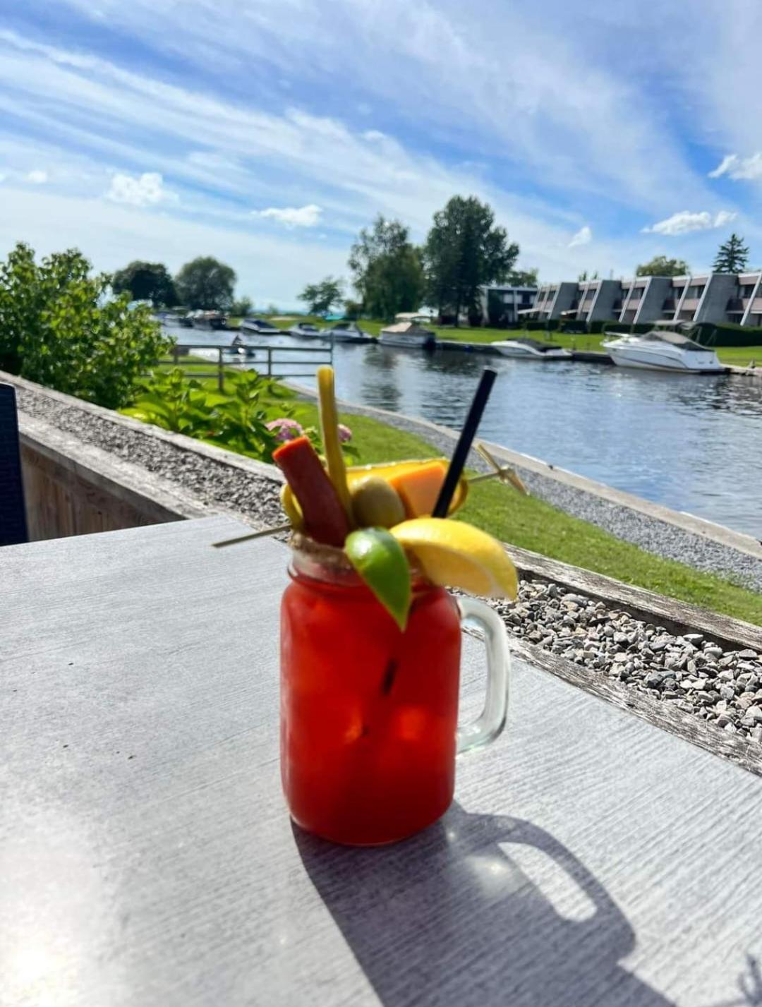 Lagoon City Pier One Resort Buitenkant foto